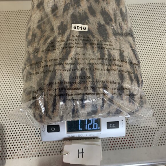 Maurices Womens M NEW Faux Fur Coat Jacket Blazer Animal Print Mobwife Old Money - Picture 15 of 15